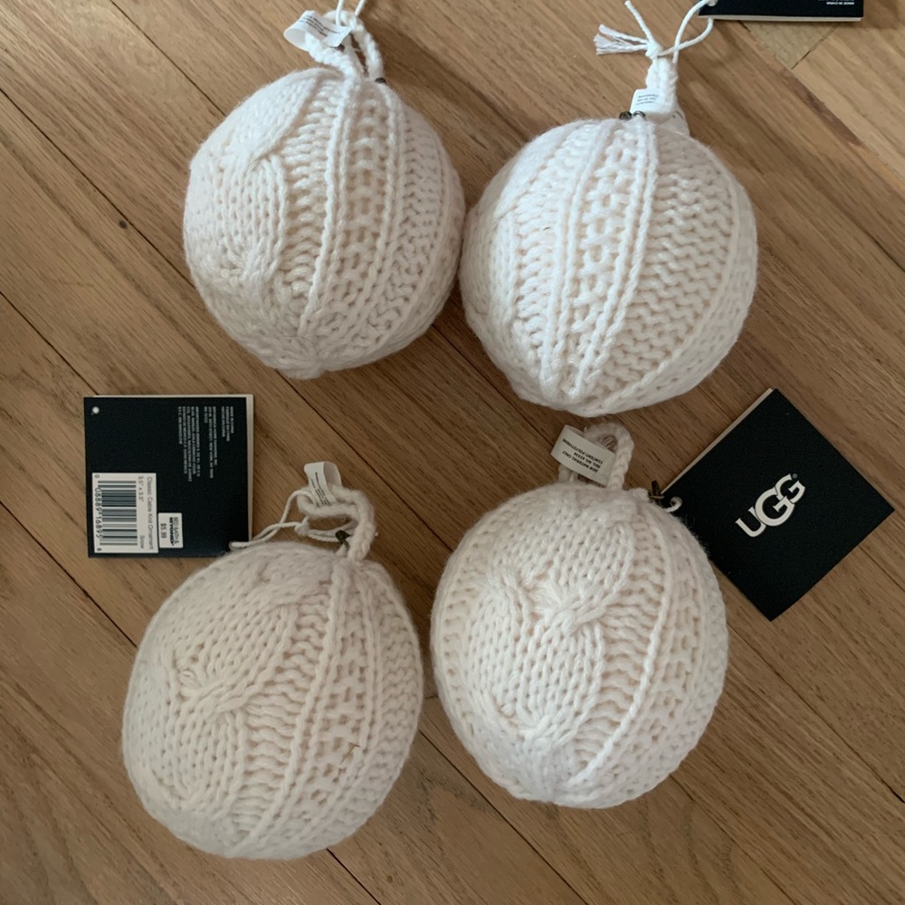Ugg Christmas white cable knit ornament balls